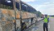 Pecah Ban, Bus Berisi 34 Penumpang Ludes Terbakar di Tol Jombang-Mojokerto - JPNN.com