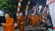 Ritual Thudong Dimulai dari Semarang, Bhikkhu Sambut Waisak Jalan Kaki Sampai Candi Borobudur - JPNN.com