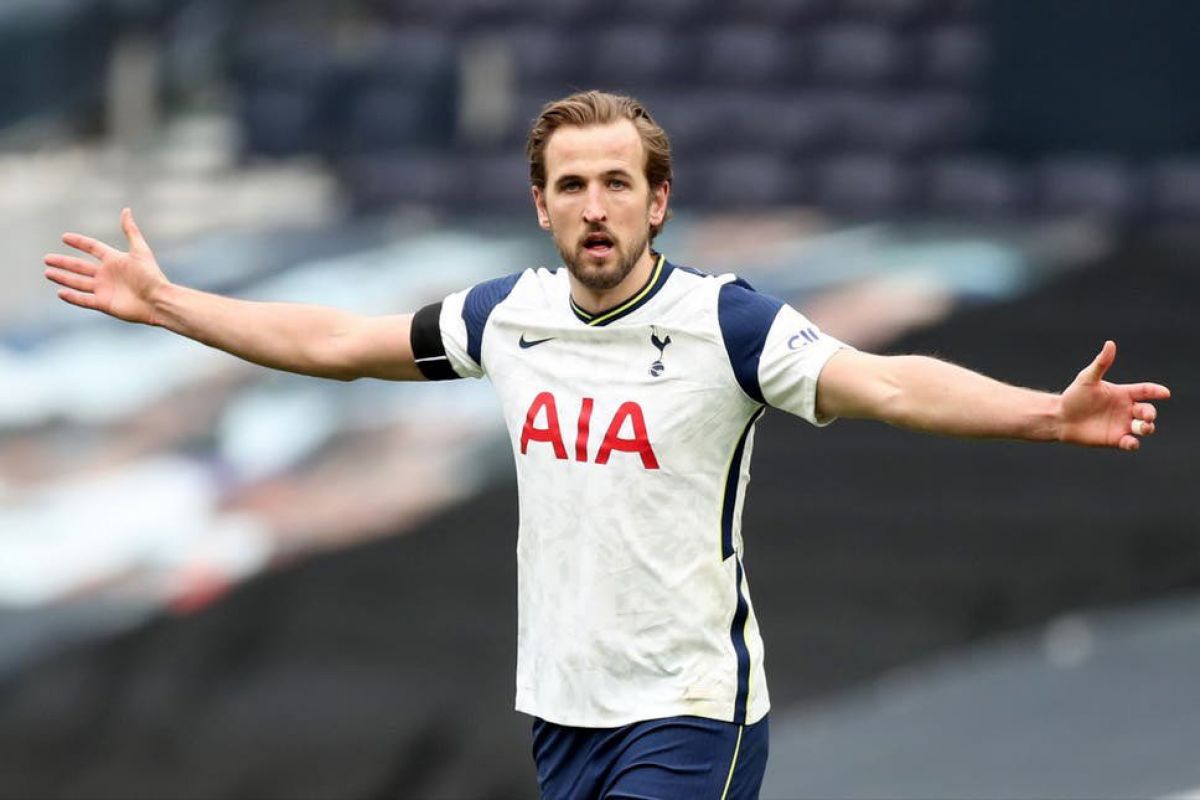 Harry Kane não se reapresenta ao Tottenham e força saída para o Manchester  City