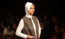 Indonesia Fashion Week 2016: Busana Hijab Karya Restu Anggraini