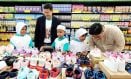 BSI Ajak Anak Yatim Belanja, Ajarkan Literasi Transaksi Syariah