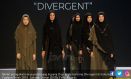 Perancang Busana Dian Risty Tampil di Indonesia Fashion Week 2019