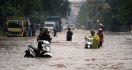 Sungai Ngison Meluap, Rumah dan Sawah Terendam Banjir - JPNN.com