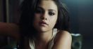 Selena Gomez Bakal Berakting di Film Terbaru Woody Allen - JPNN.com