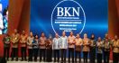 Kemenko PMK Raih Penghargaan Pengelola Kepegawaian Terbaik dari BKN - JPNN.com