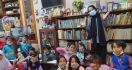 Anak-anak Bukit Duri Makin Mengenal Bahasa Prancis dan Inggris - JPNN.com
