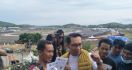 Naik ke ‘Bukit Viral’ Sirkuit Mandalika, Ridwan Kamil Membagikan Tiket Gratis WSBK untuk Warga  - JPNN.com