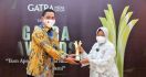 Terobosan Atasi Dampak Pandemi Antarkan Mensos Risma Raih Penghargaan GATRA Award - JPNN.com