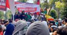 Protes Ceramah Kontroversial Ustaz Mizan, Ribuan Massa Kembali Turun ke Jalan - JPNN.com