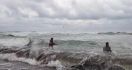 Peringatan Dini BMKG: Waspadai Gelombang Tinggi 4 Meter di Perairan Ini - JPNN.com