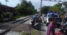 Hendak Pulang ke Rumah, Pengendara Sepeda Motor di Padang Tewas Tertabrak Kereta Api - JPNN.com