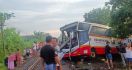 Kecelakaan Maut Bus Harapan Jaya vs Kereta Api di Tulungagung, 4 Orang Tewas - JPNN.com