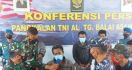 TNI AL Menggagalkan Pengiriman PMI Ilegal ke Malaysia - JPNN.com