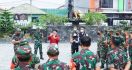 Prajurit TNI Berbaris Tegap di Lapangan, Lalu Menyimak Ucapan Lelaki Ini - JPNN.com