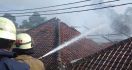 Rumah dan 3 Motor di Tangerang Ludes Terbakar, Ini Penyebabnya - JPNN.com