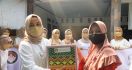 DWP Kemnaker Beri Bingkisan Sembako untuk 'Kartini' di Desa Kemuning Serang - JPNN.com