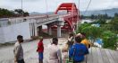 Sudah 10 Orang Tewas Terjatuh dari Jembatan yang Diresmikan Presiden Jokowi - JPNN.com