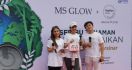 MS GLOW Bagikan Tanaman Hias di CFD Sudirman - JPNN.com