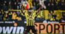 Diwarnai Tekel Horor kepada Marco Reus, Bocah 17 Tahun Jadi Pahlawan Borussia Dortmund - JPNN.com