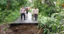 Jembatan di Lombok Tengah Ini Ambruk, Lihat Kondisinya - JPNN.com