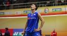 Kento Momota Pegang Pinggul Lalu Bingung - JPNN.com