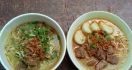 Nikmatnya Lontong Soto Kang Oyi, Daging Empuk dan Kuah Santan yang Gurih - JPNN.com