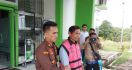 Kejari Bengkulu Tengah Tahan Mantan Kades Tersangka Korupsi Dana Desa - JPNN.com
