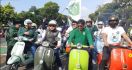 Tunggangi Vespa, Cak Imin Pimpin Rombongan PKB Daftarkan Bacaleg DPR RI ke KPU - JPNN.com