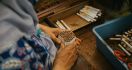 Rokok Murah Makin Menjamur, Ekonom UI Soroti Struktur Tarif Cukai - JPNN.com