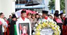 Ketua Pengadilan Tinggi Riau Meninggal Dunia, Irjen Iqbal Usung Peti Jenazah - JPNN.com