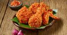 Sensasi Makan Ayam Goreng dengan Sambal Merdeka, Pedas Gurih Selera Lokal - JPNN.com