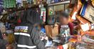 Puluhan Ribu Rokok Ilegal Disita Bea Cukai Pekanbaru Lewat Operasi Pasar di 2 Wilayah Ini - JPNN.com