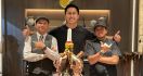 Rayakan 1 Tahun, Meatguy Steakhouse Hadirkan The Hanging Tomahawk - JPNN.com