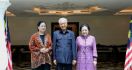 Bu Mega Meraih Gelar Doktor HC dari UTAR, Mahathir Mohamad: Tahniah, Congratulation! - JPNN.com