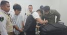 Koper Calon Penumpang Pesawat Diperiksa Polisi, Ada Sabu-Sabu Sebanyak Ini - JPNN.com