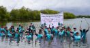 Berkolaborasi dengan MMID, BEST Tanam Pohon Mangrove di Muara Gembong - JPNN.com