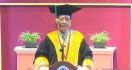 Prof. Mahfud Berorasi di Wisuda UNP, Ada 2 Pesan Penting bagi Wisudawan & Wisudawati - JPNN.com