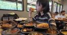 Jadi Pilihan Food Vlogger Korea Mukbang, Langkah Awal Sambal Bakar Indonesia Go Internasional - JPNN.com