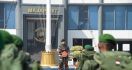 350 Prajurit TNI Dikirim ke Perbatasan RI-Malaysia di Kalbar, Mayjen Rafael Berpesan Begini - JPNN.com