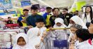 Sungguh Mulia, Hasnuryadi Ajak Anak-anak Yatim Belanja ke Mal - JPNN.com