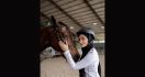 Putri Zulkifli Hasan Kini Hobi Berkuda, Begini Penampilannya - JPNN.com