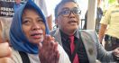 Hakim Mengabulkan Praperadilan Putranya, Ibu Pegi Setiawan Menangis - JPNN.com