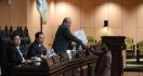 Lakukan Interupsi, Senator Filep Wamafma Mengkritik Ketua DPD RI Saat Sidang Paripurna, Begini Alasannya - JPNN.com