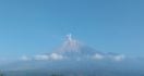 Gunung Semeru Erupsi Lagi dengan Letusan Setinggi 800 Meter - JPNN.com