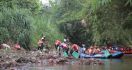 Pertamina International Shipping Turut Bersihkan 14 Ton Sampah di Sungai Ciliwung - JPNN.com