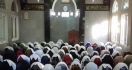 Bupati Tasikmalaya Mengizinkan 2.000 Masjid Gelar Salat Idulfitri Hari Ini - JPNN.com