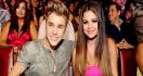 Justin Bieber Tunangan, Begini Respons Selena Gomez - JPNN.com