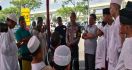 Habib Rizieq Batal Pulang, Pendukung di Bandara Tetap Senang - JPNN.com