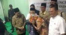 Sukmawati Cium Tangan Kiai Maruf Amin Dua Kali - JPNN.com