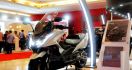 Keren! Kymco AK550 Bisa Baca WhatsApp dan Facebook - JPNN.com